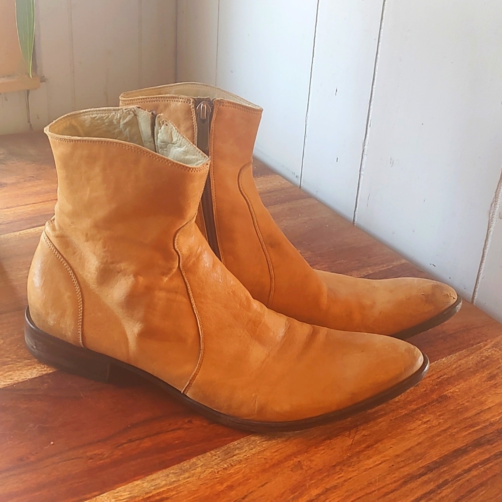 Kenneth Cole Italian Leather Ankle Boots